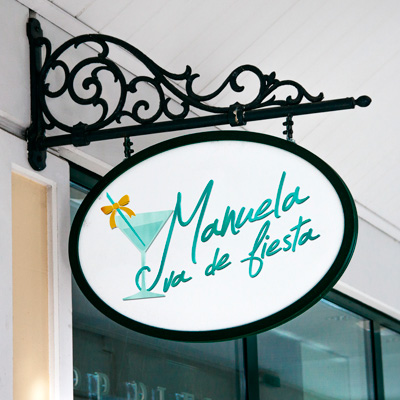 Logotipo Manuela va de Fiesta